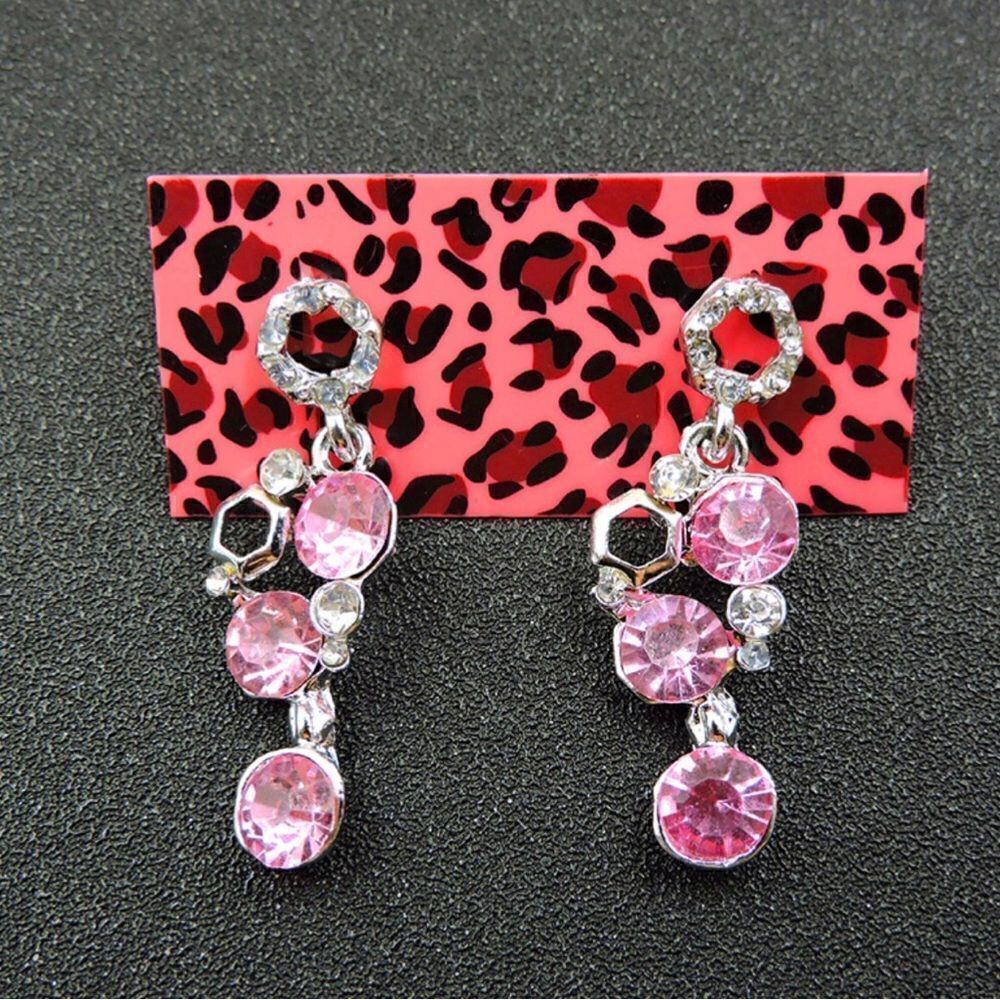 🩷 Betsey Johnson pink crystal & silver dangles 🩷
